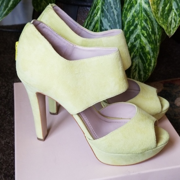 BCBG - Picture 1 of 8